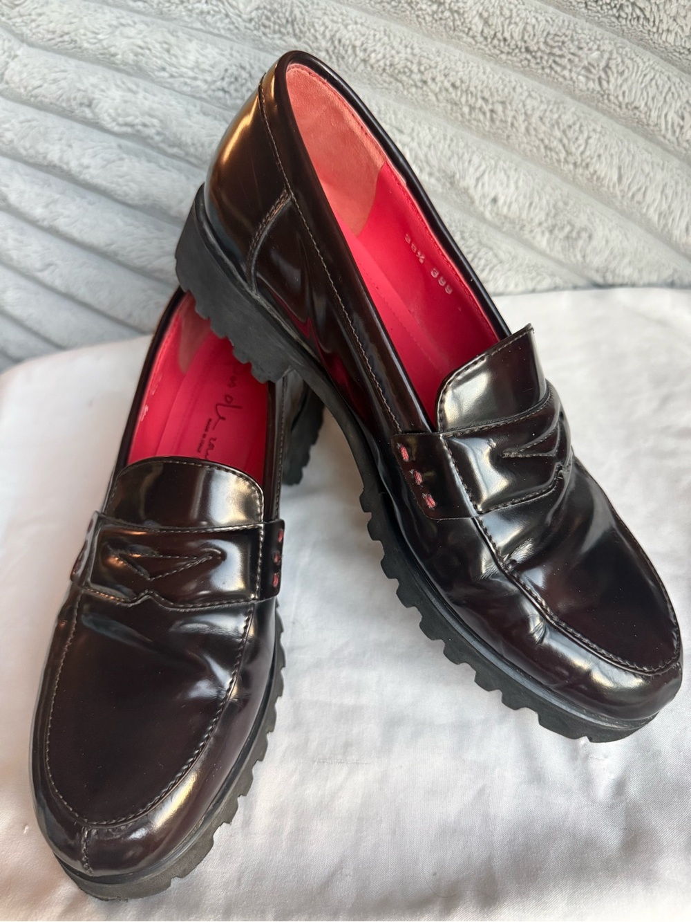 Pas de Rouge Burgundy Patent Leather Lug Sole Slipper Loafers Italy EU 38.5/US 8